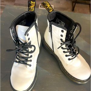 Kids Dr Martens white combat boots — worn twice. Size 2!
